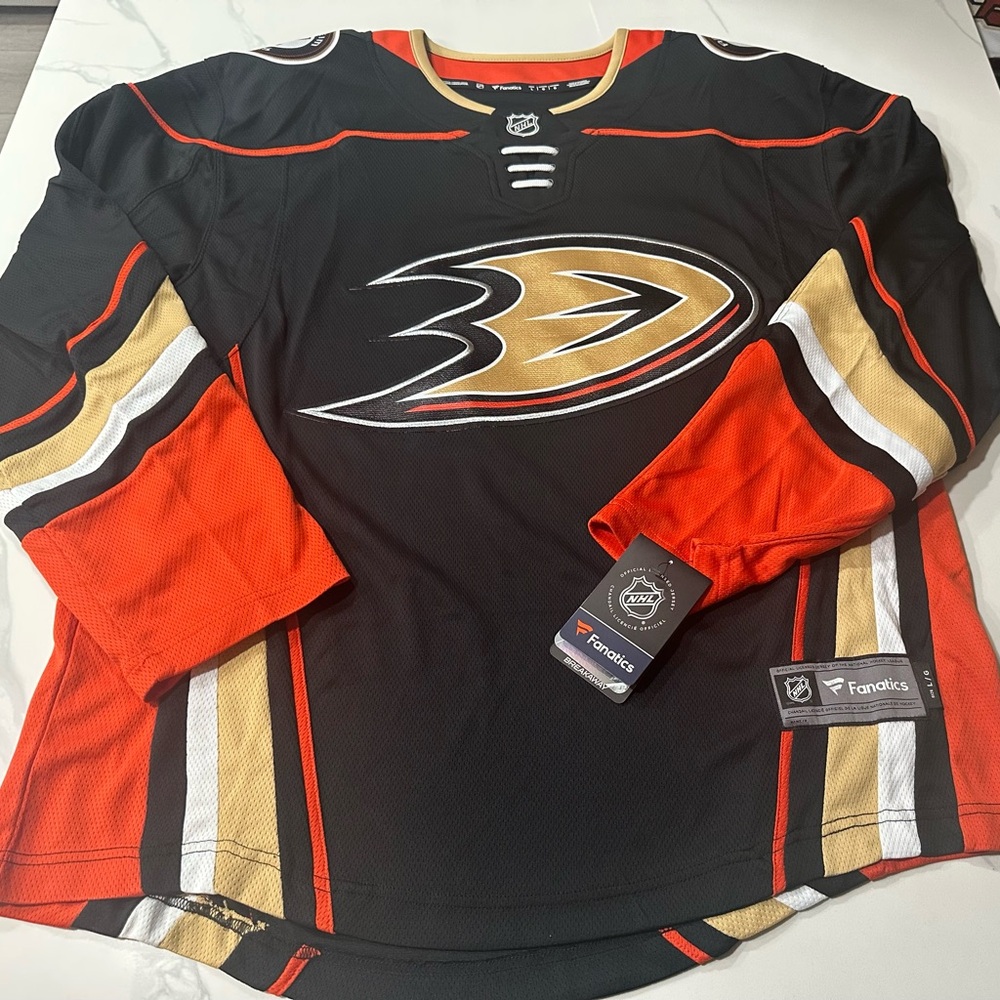 Anaheim Ducks Authentic Fanatics Men’s Jersey (Large) Retails for $145